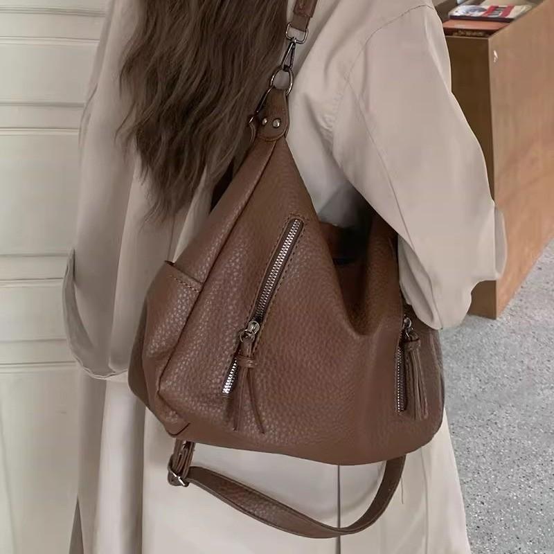 IELGY Korean Niche Underarm Bag Women's Trendy Fashion Retro Portable Tote Bag