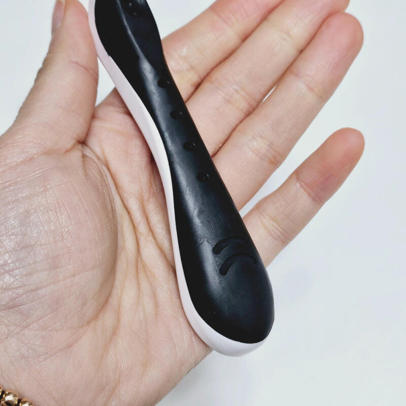 Kai Leg Trimmer, a Y-zone hair removal razor for thinning leg hair