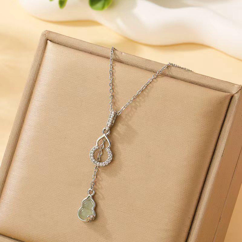 Women's Silver Titanium Steel Necklace with Micro-Inlaid Zircon - Elegant, Durable Clavicle Chain Jewelry