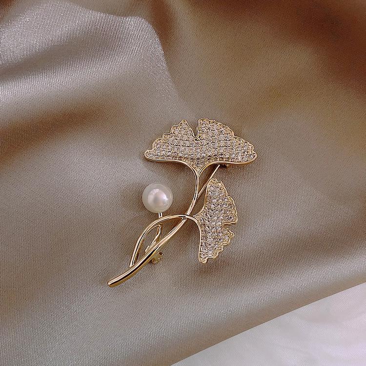 Korean Retro Pearl Bow Brooch - Elegant Fairy Style Suit Accessory