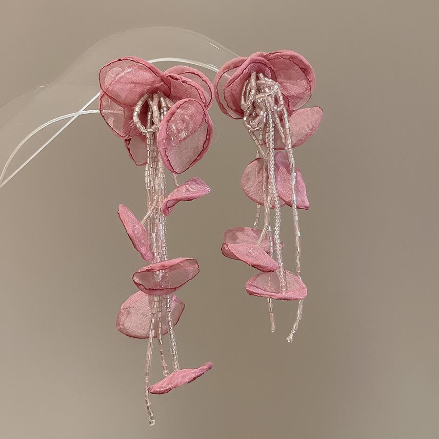 Silver needle French retro flower pearl fringed earrings personality sweet temperament stud earrings women