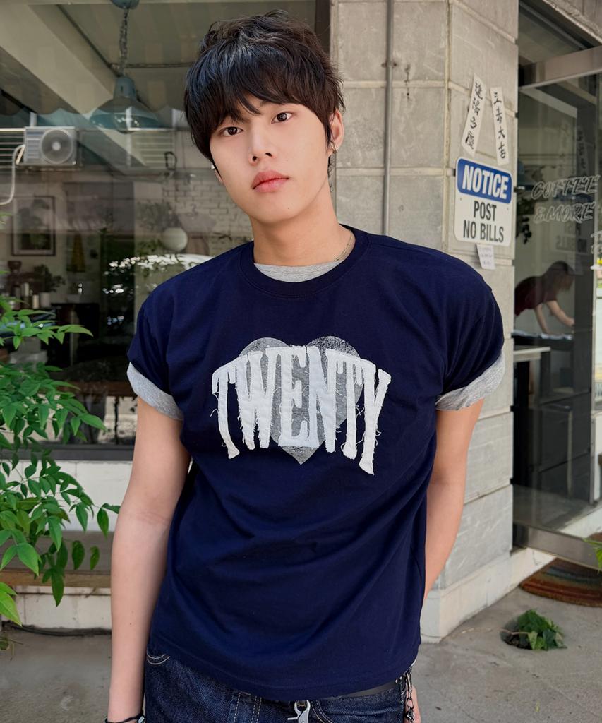 Eontaiteulseoul Untitle Crack Heart Applique Crop Short Sleeve Navy