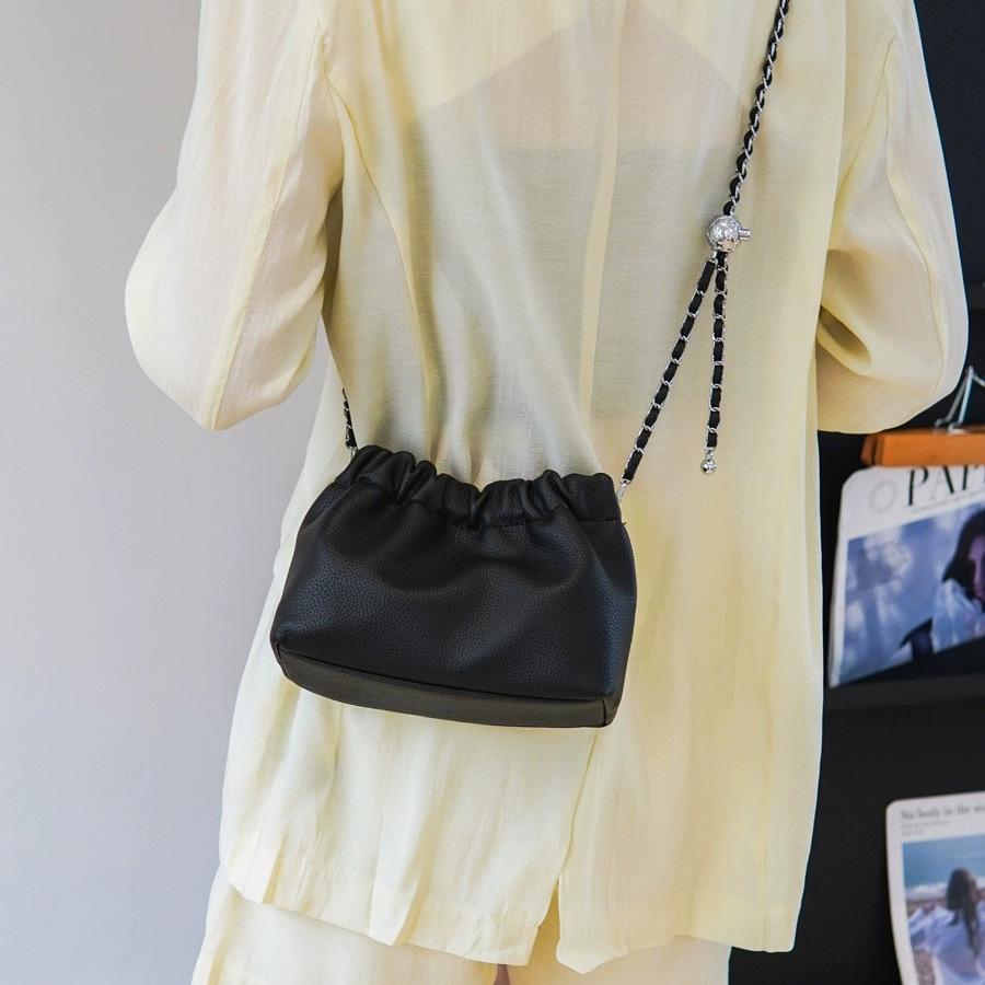 Leather Women's Crossbody Small Bag, Women's Autumn and Winter Pleated Cloud Bag, High-end Chain Single-shoulder Bag