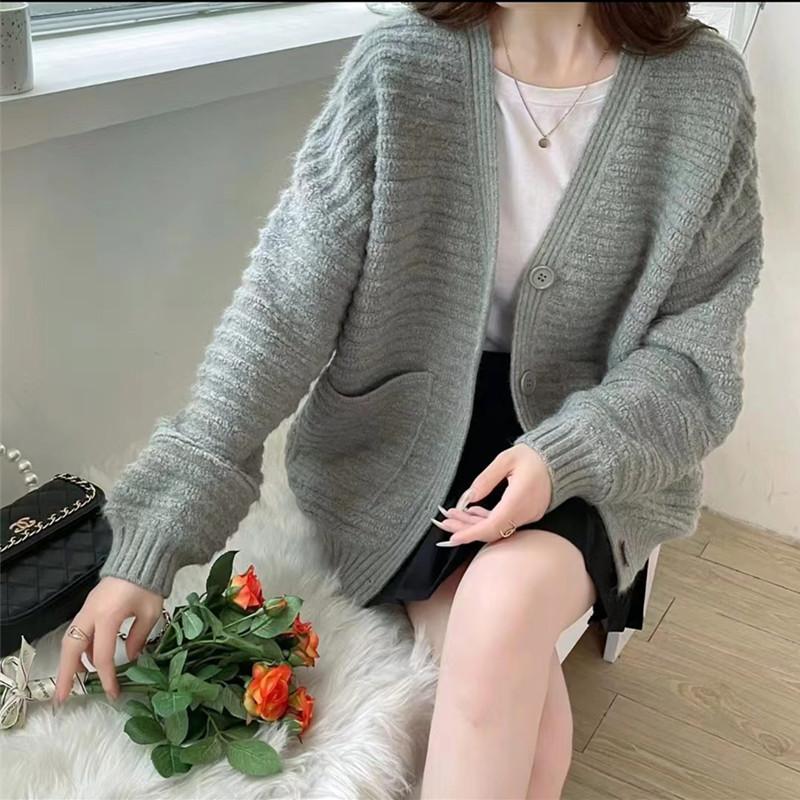Loose temperament plush V-neck cardigan women's solid color sweater autumn and winter age-reducing long-sleeved knitted sweater outer top