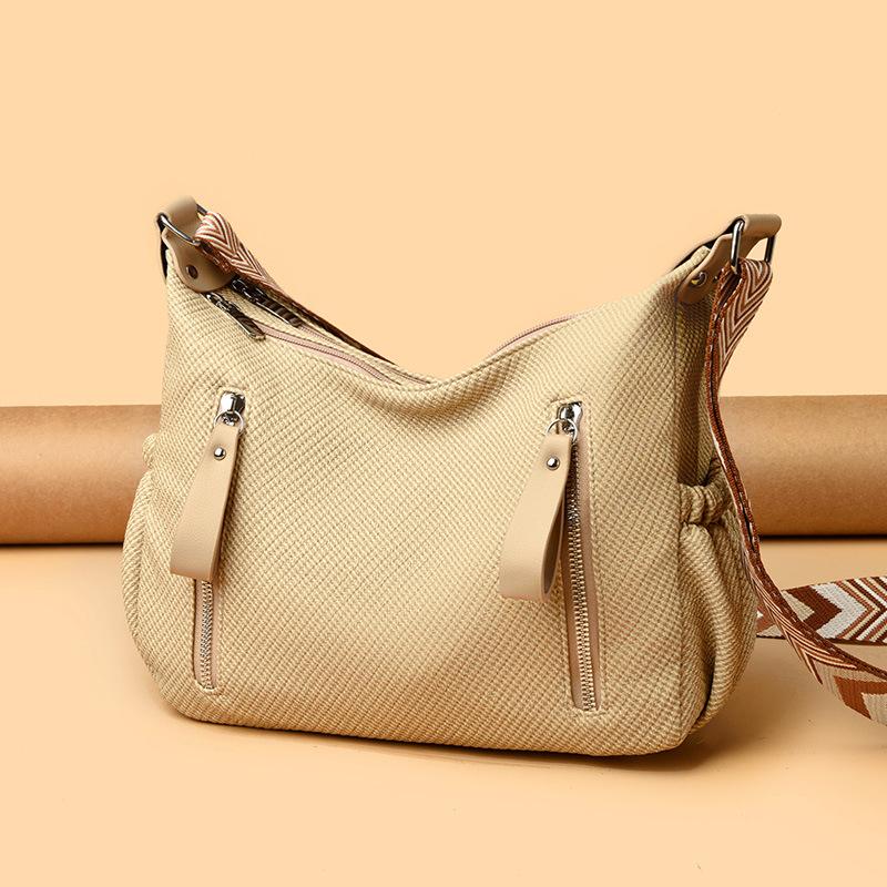 Stylish retro tote bag summer large capacity trend simple shoulder bag commuter student messenger bag