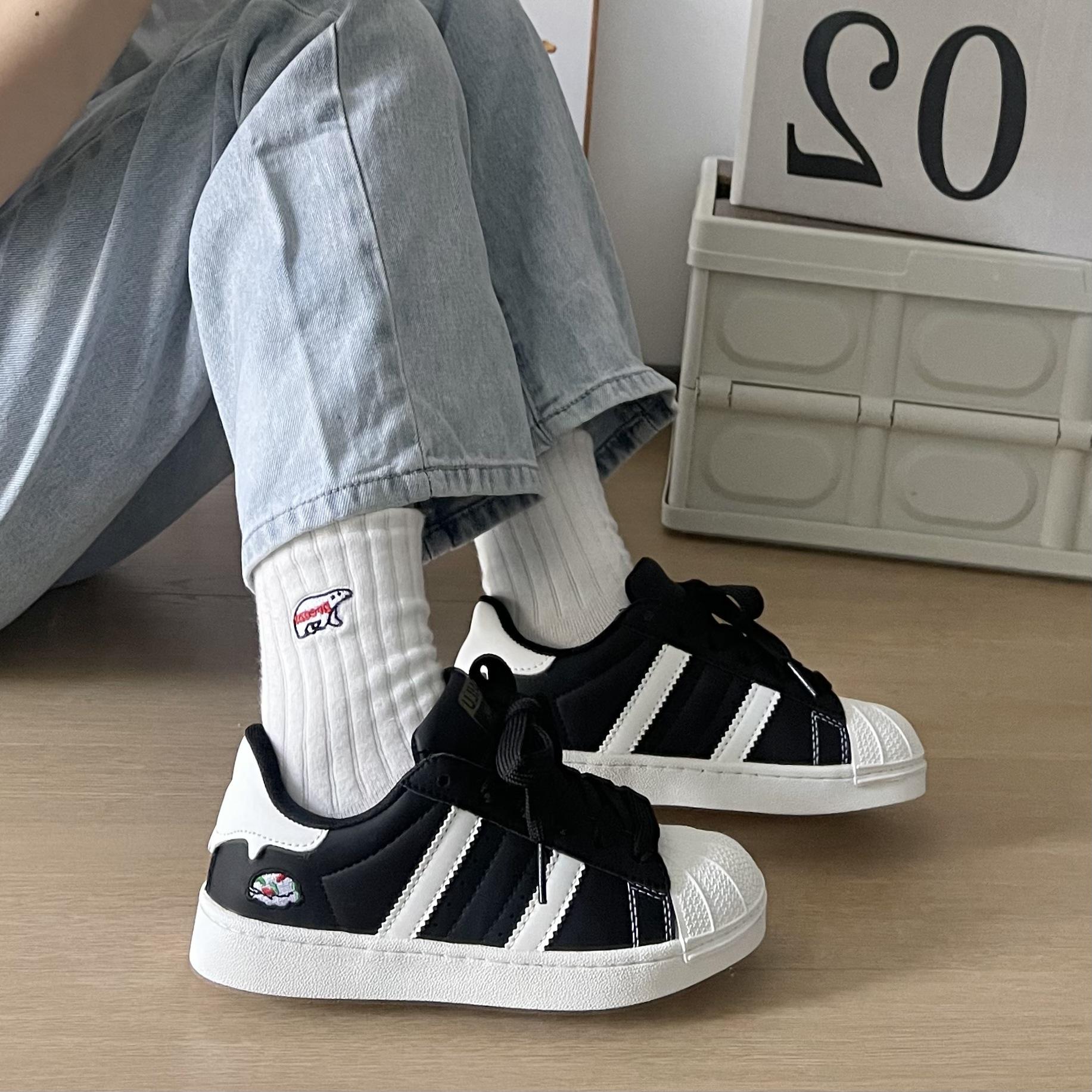 Летние новые шикарные студенческие черно-белые кроссовки с ракушкой, повседневные скейтбордические туфли 35