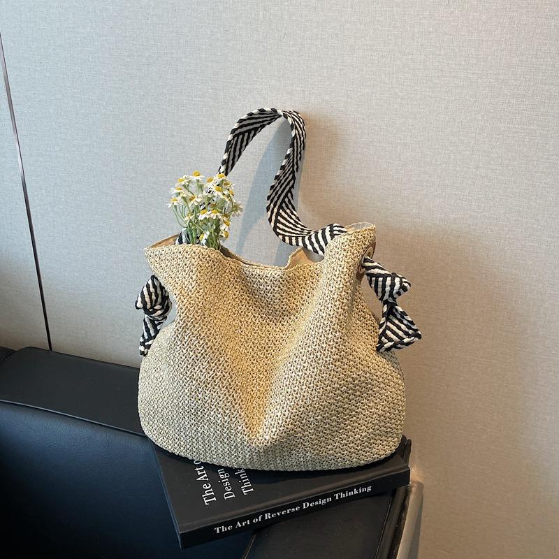 Large Capacity Straw Woven Bag Women's Summer New Seaside Vacation Woven Bag Lazy Wind Shoulder Tote Bag