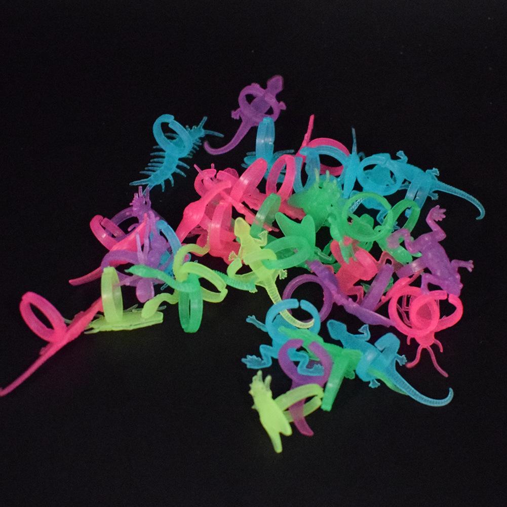 100Pcs/bag Novelty Mini Centipede Snake Gecko Insect Ring Model Toy Funny Halloween Children Fluorescent Effect Gadgets Toy Gift
