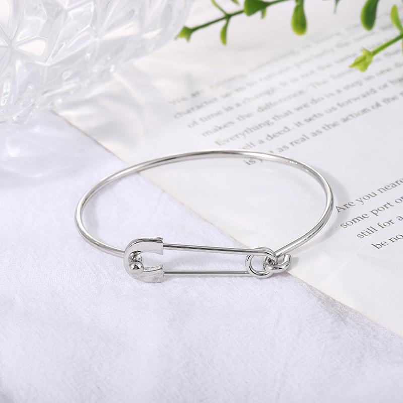 Female Minimalist Open Circular Fashionable Personalized Bracelet