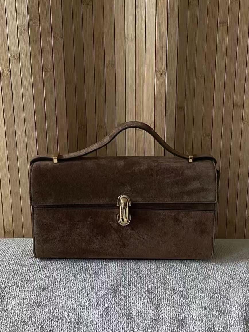 Niche Savette Handbag: Chic French Design