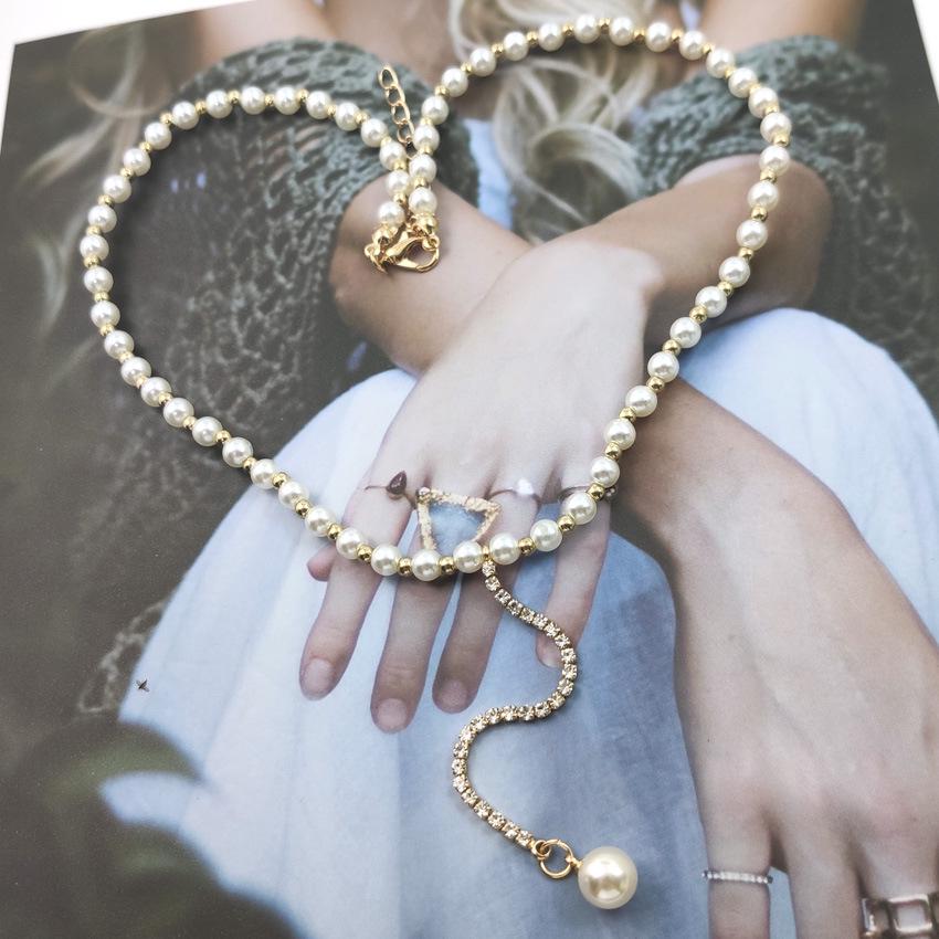 2019 Versatile Pearl & Rhinestone Pendant Clavicle Necklace for Women