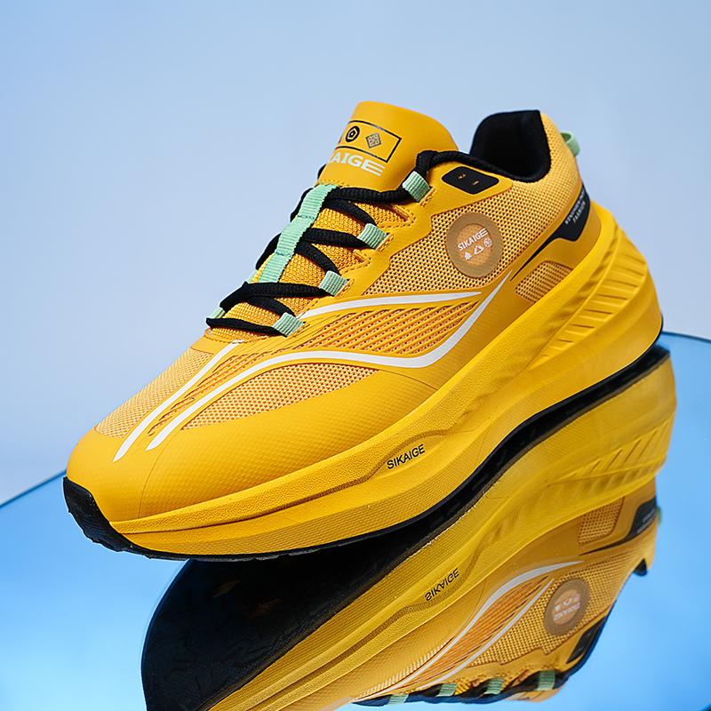 Nové vysoce kvalitní dámské běžecké boty pro muže Prodyšné sportovní sportovní boty Návrhář Pohodlné měkké fitness joggingové tenisky