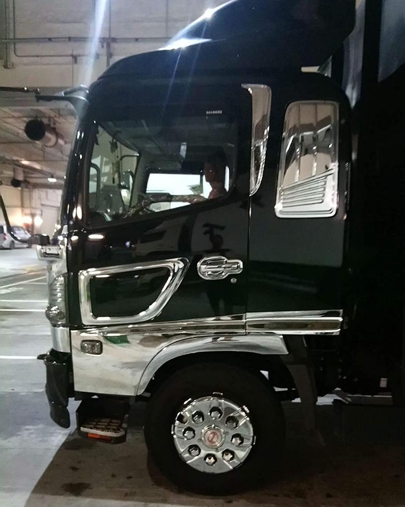 Door handle garnish with button cover for Hino Airloop truck door knob Truck accessories and exterior Profia/Ranger Pro. Chrome-plated parts. parts.