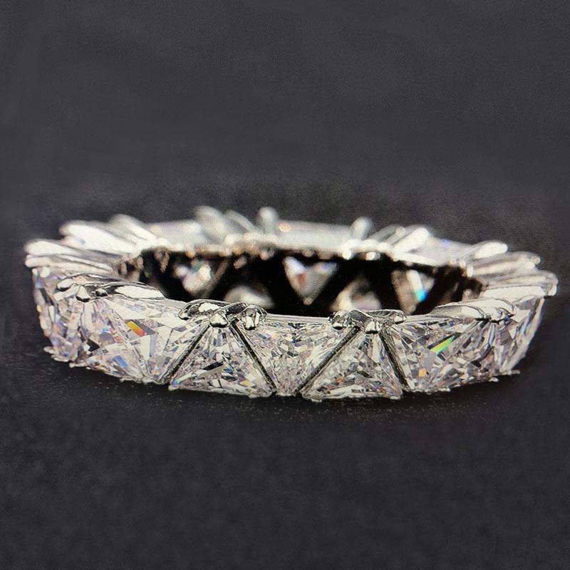 

Кольцо Chen Rui с геометрическим треугольным цирконием — элегантный однорядный дизайн Size 10