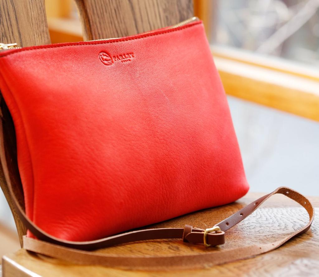 MADE IN JAPAN Parley Elk Made in Japan Writing utensil Smartphone Passport Aging Beautiful Wild Elk Sacoche Shoulder Pouch L Red [PARLEY] [ELK] Men's