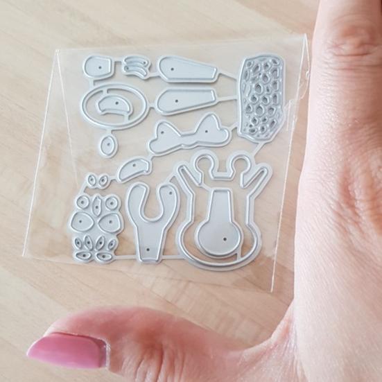 Kreslená žirafa vyřezávací matrice Scrapbooking Kovová embossovací forma na ruční výrobu papíru