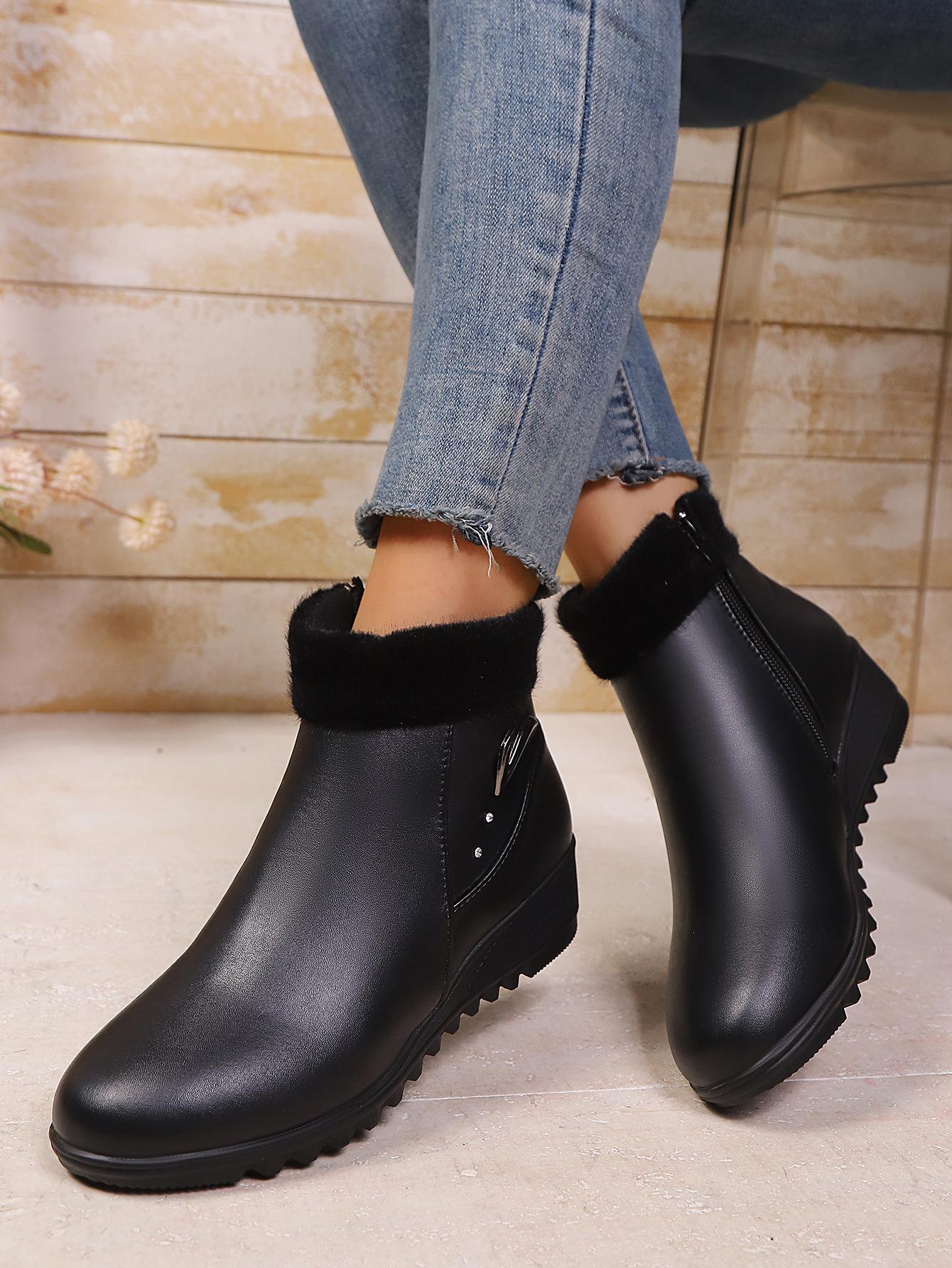 

Большого размера, на танкетке, толстой подошве, с круглым носком, повседневные зимние ботильоны из короткого плюша, модные ботинки с низким голенищем, теплые хлопковые туфли для женщин 42 чёрный