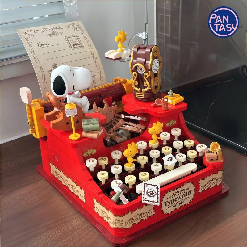 Pantasy Genuine Snoopy Typewriter Phonograph Building Blocks Toys Collection Accessories Children'S Assembly Puzzle Gifts