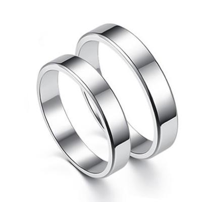 Anello di fidanzamento minimalista unisex in acciaio inossidabile con fascia liscia