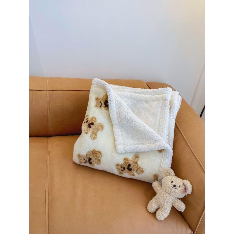 CozyCartoon: Luxurious Anime-Inspired Fleece Blanket – Softness Meets Modern Style!*