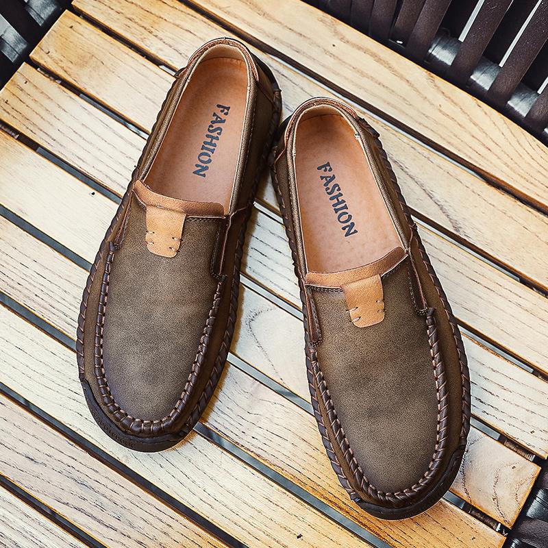 Plus Size მამაკაცის გაყოფილი ტყავის ჩვეულებრივი ტყავის ფეხსაცმელი მამაკაცის ლოფერები კომფორტული მართვის ფეხსაცმელი მოკასინი მამაკაცის ბრტყელი ფეხსაცმელი