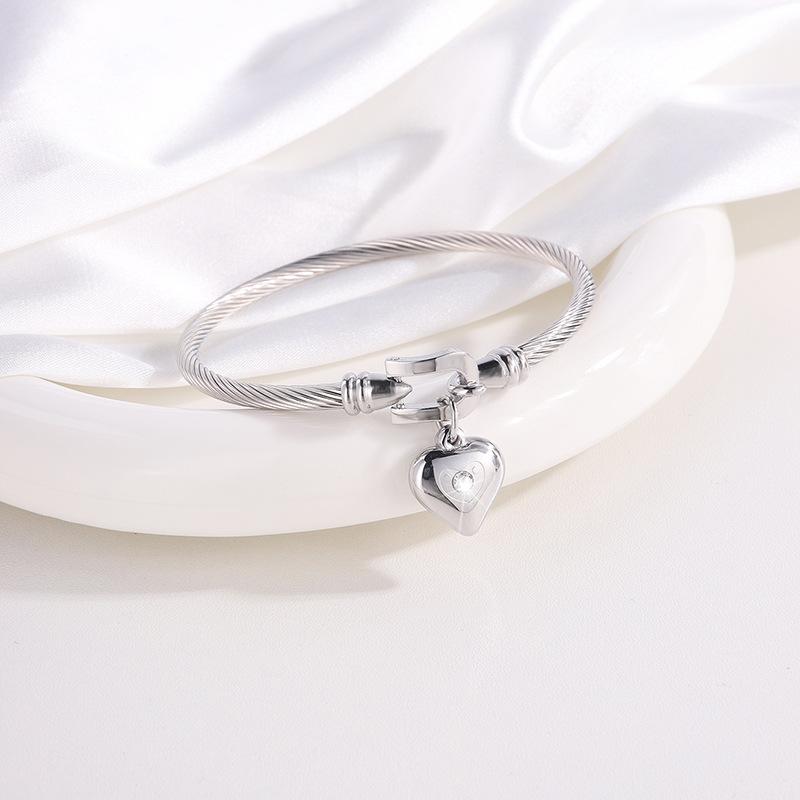 Horseshoe Buckle Love Girl High-end European and American Bracelet One Size(16-22CM)