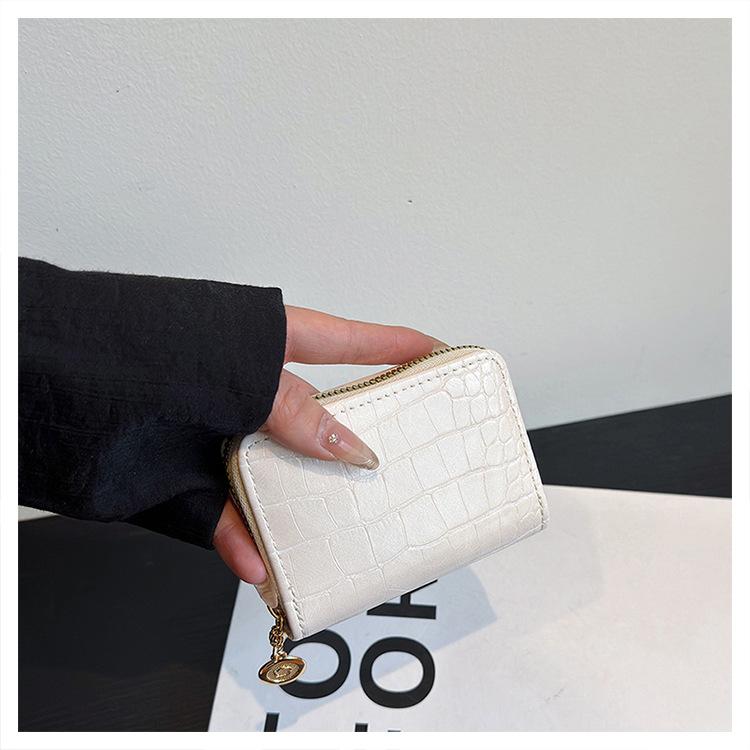 Women’s Zipper Short Wallet Crocodile Embossed PU Leather Large Capacity Card Holder Coin Purse Zip Around Wallet