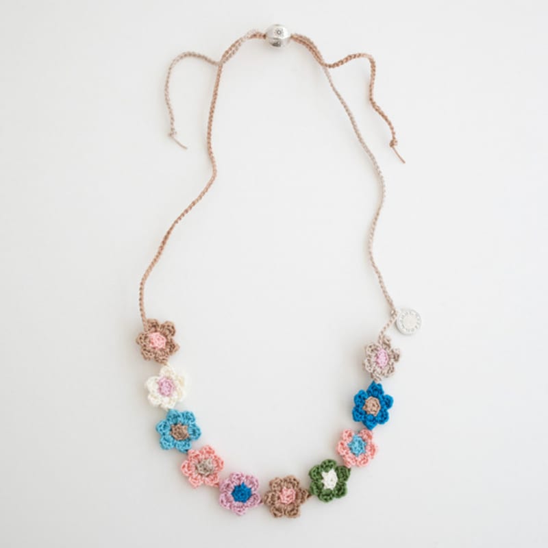 MERRYMOTIVE Vintage Blumengarten Häkelkette