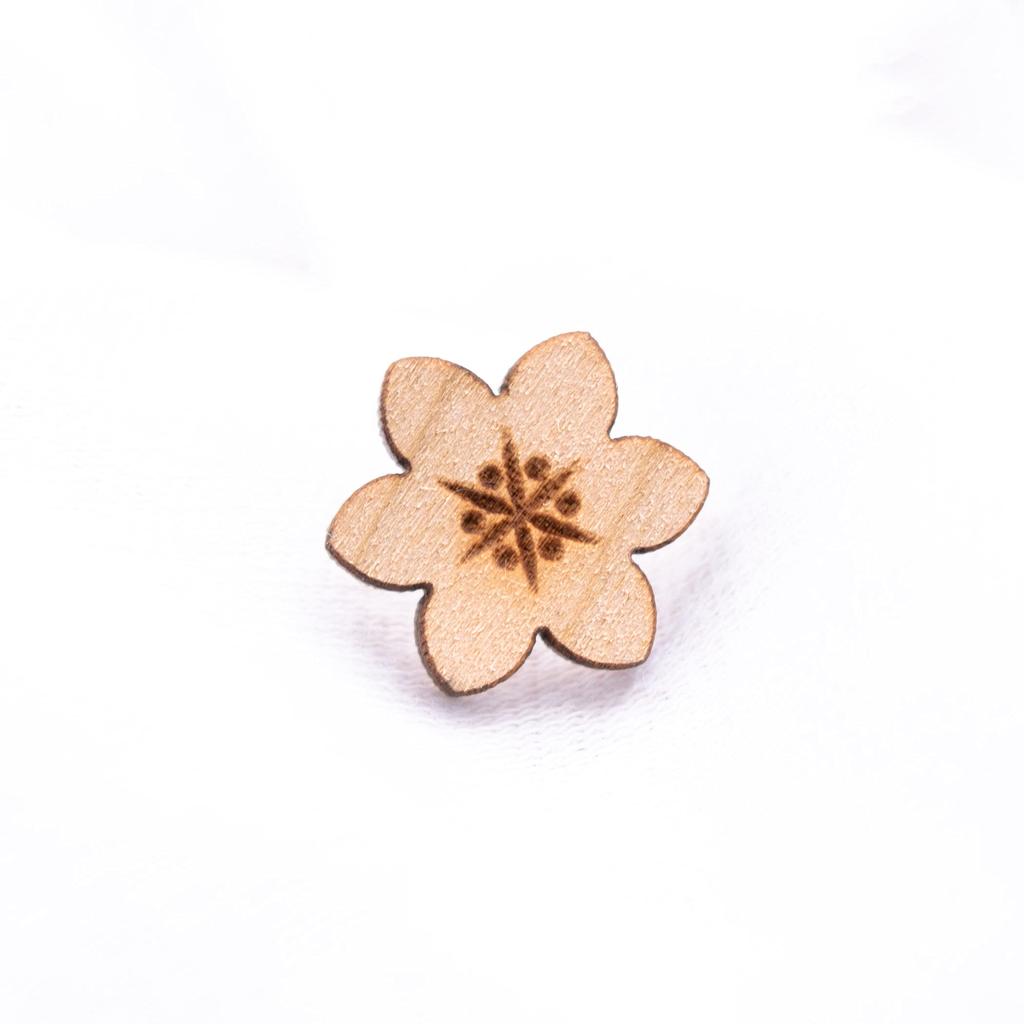 YUTTALIA Wooden Flower Pin Badge, Cherry Blossom Brooch, Natural Wood Accessory