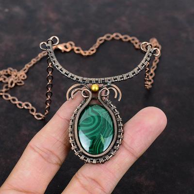 Collana di Malachite Collana Avvolta in Filo di Rame Collana Delicata Fatta a Mano Gioielli Wire Wrap Collana con Catena Regolabile Gioielli con Pietra di Rame