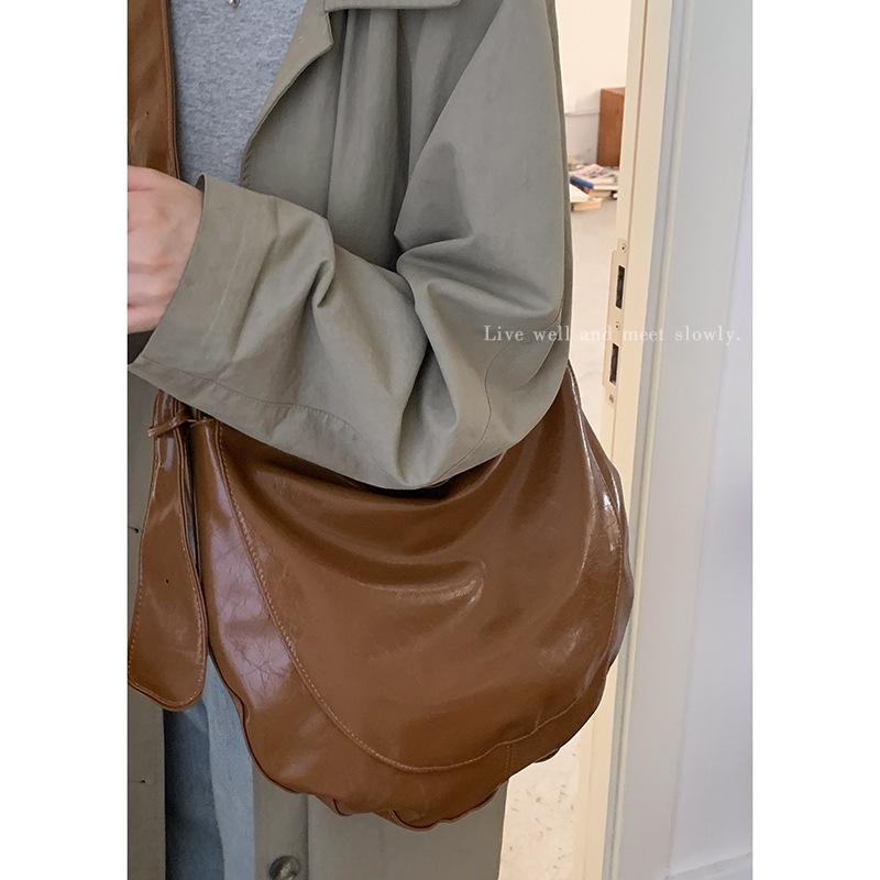 Retro Large-capacity Underarm Bag Women's 2025 New Solid-color Soft-sided Dumpling Bag Versatile Shoulder Messenger Bag