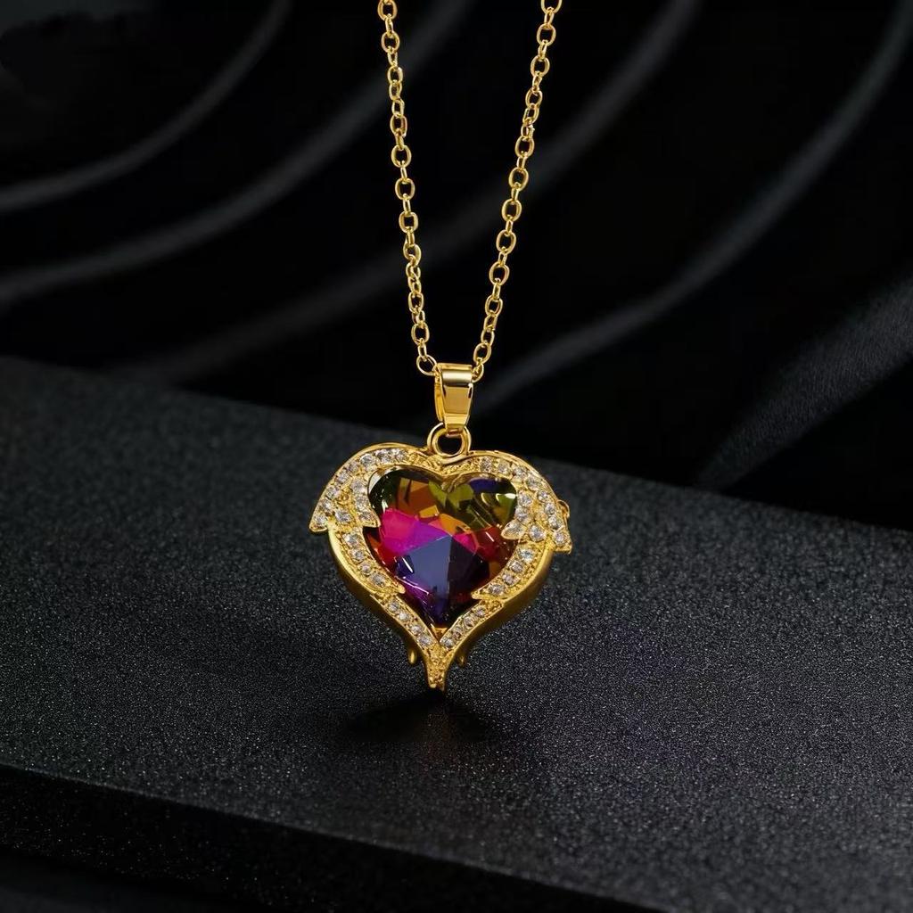 Metal Heart Crown Collarbone Necklace Hip Hop Pendant Necklace For Women Luxury Chain Accessory