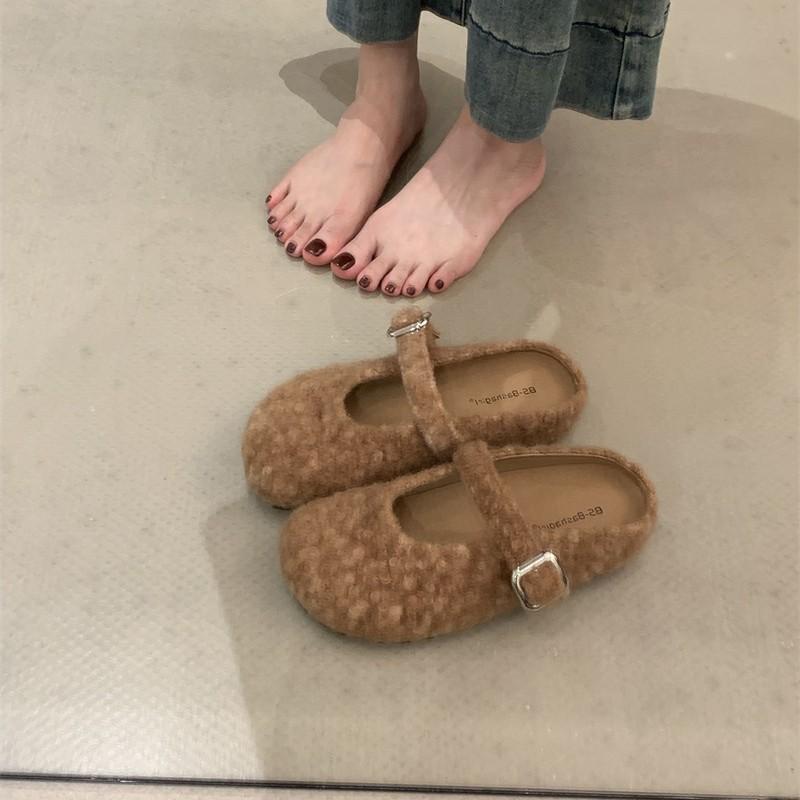 French Evening Wind Retro Lightweight Light Mouth Baotou with Lamb Bread Toe Girl Muller Shoes Wearing Slippers Woman