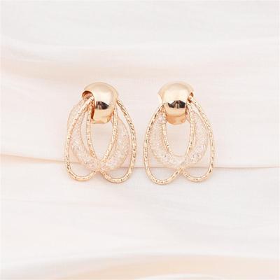 Boucles d'oreilles pendantes torsadées en forme de cigale en maille métallique tendance pour femmes, bijoux exquis de couleur or à géométrie