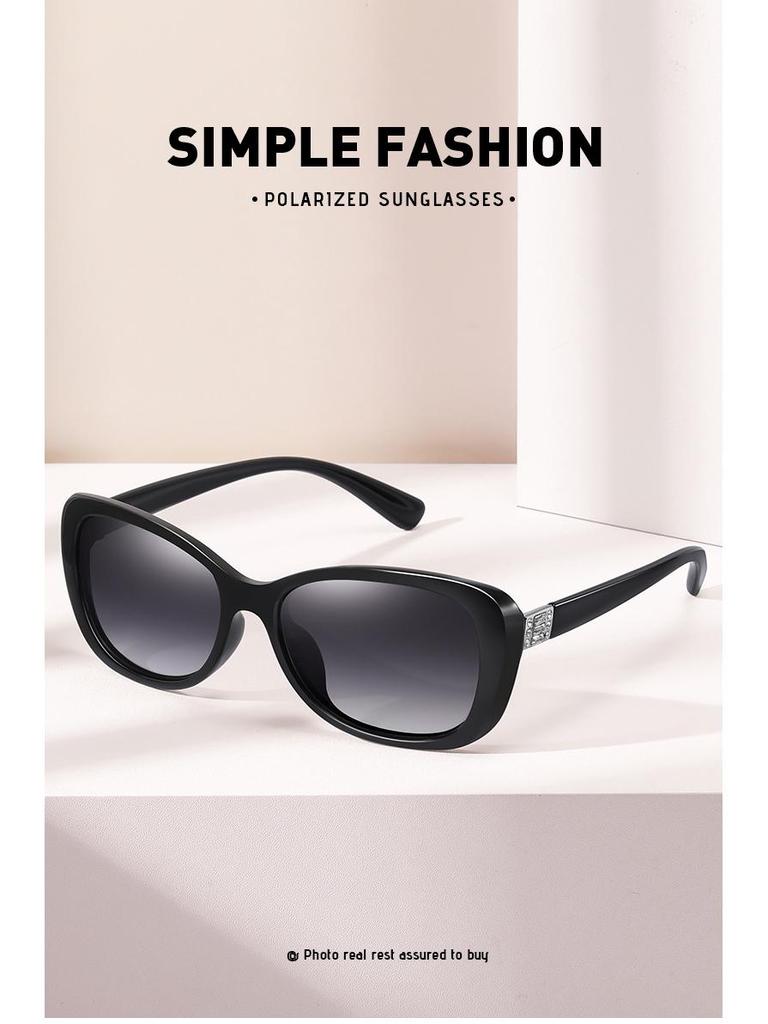 Women's Trendy Polarized Small Frame UV Protection Photochromic Sunglasses 3015