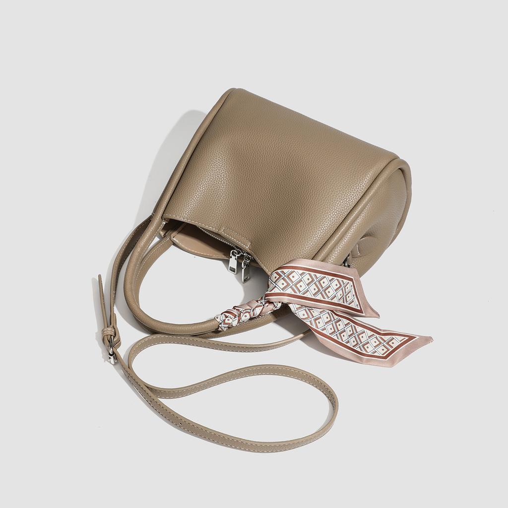 New Messenger Bag Simple and Loose Soft Leather Bucket Bag Versatile Casual Women's Bag Single Shoulder