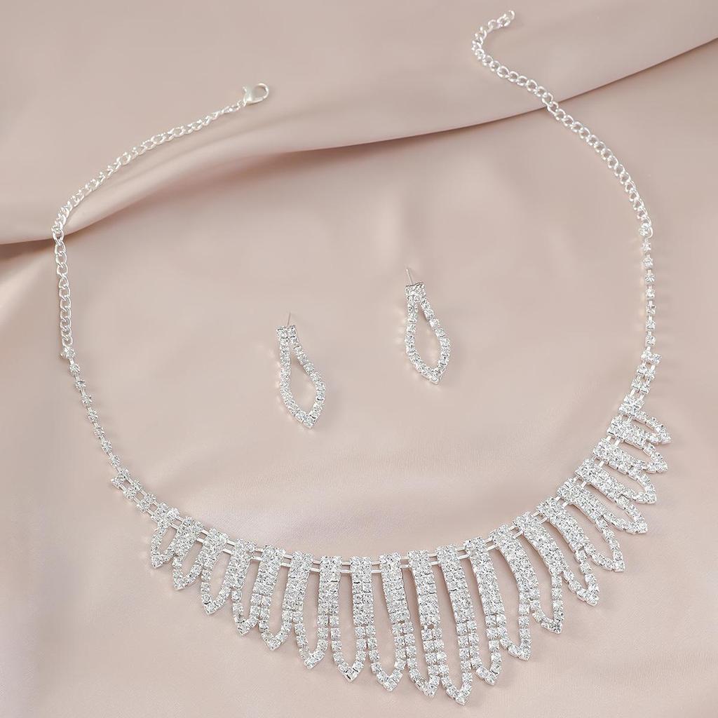 Bridal Rhinestone Jewelry Set: Necklace & Earrings for Weddings