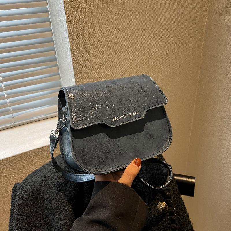 Trend small bag women's 2025 new fashion messenger bag solid color casual shoulder armpit small square bag