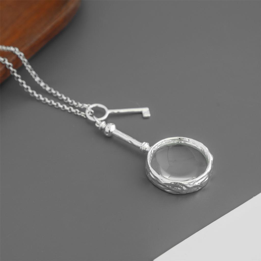 Titanium Steel Magnifying Glass Key Necklace Adjustable Chain Suitable for Reading Small Print Stylish Jewelry Gift