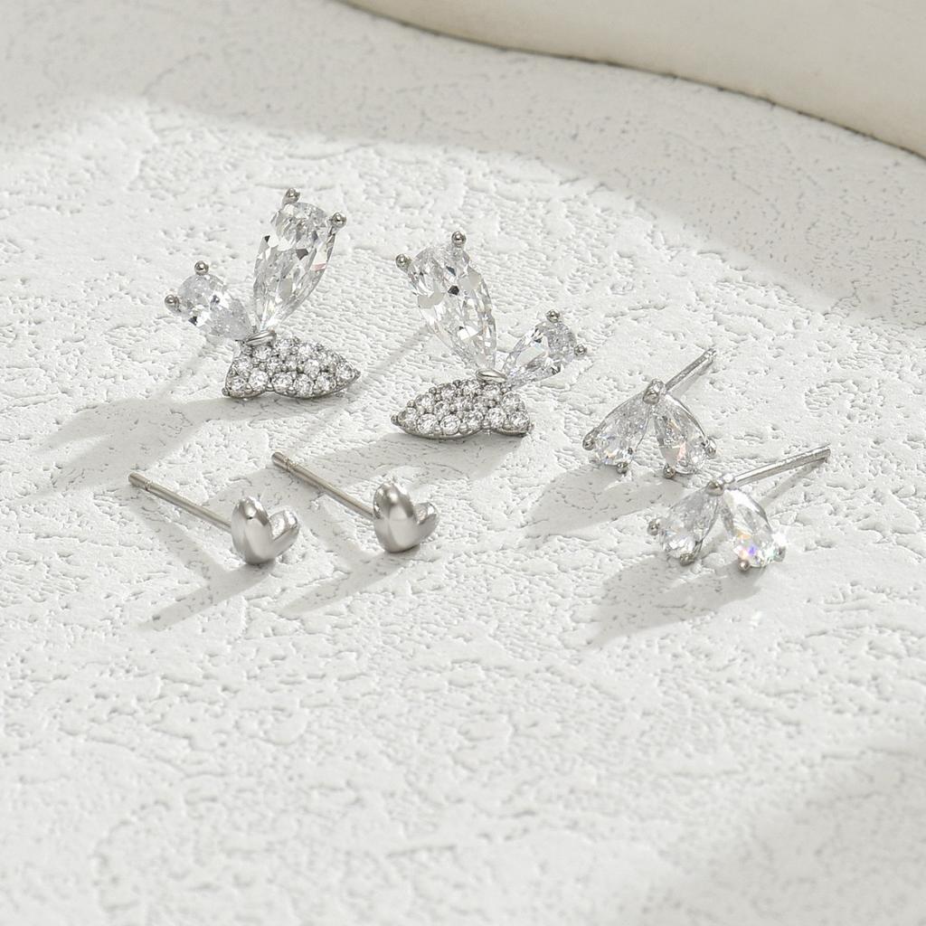 Personalized Butterfly Stud Earrings Women's Small and Versatile Niche Design Sense Simple and Cold Wind Diamond Earrings Earrings