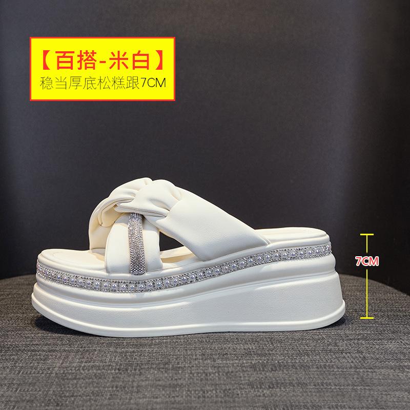 Thick-bottomed rhinestone cool slippers women summer wear 2025 muffin beach heightening with Internet celebrities Versatile fish mouth