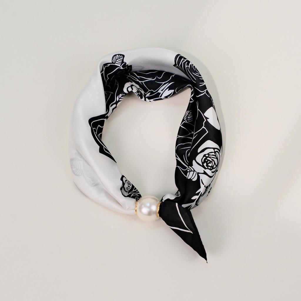 Elegante Sciarpa di Seta Magnetica con Fiori di Cashmere a Pois