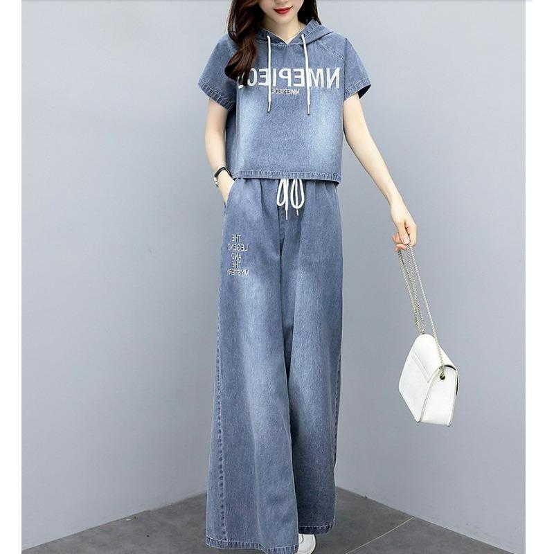 

Повседневный джинсовый комплект из двух предметов с капюшоном и вышивкой букв, корейские джинсы с короткими рукавами, топы, широкие ковбойские штаны, ансамбль S белый