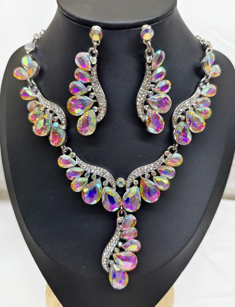 Luxury European & American Teardrop Gemstone Jewelry Set: Necklace and Earrings for Evening Banquets