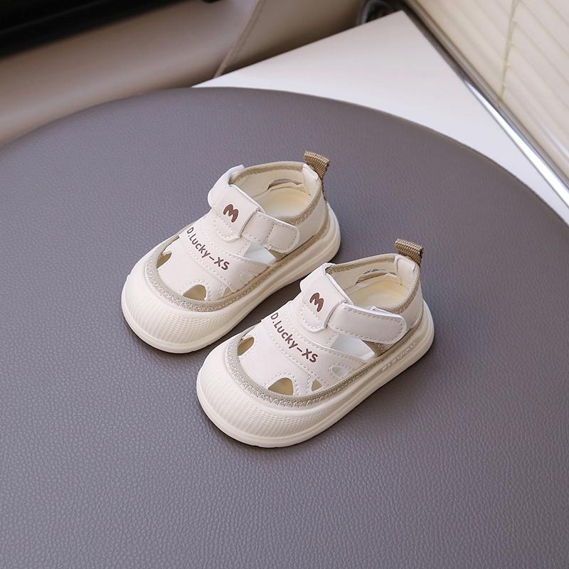 

Детские сандалии Удобные Нескользящие С закрытым носком 2025 Лето Новая Детская Обувь для Ходьбы для Мальчиков Девочек Пляжная Обувь Перфорированная 16 бежевый