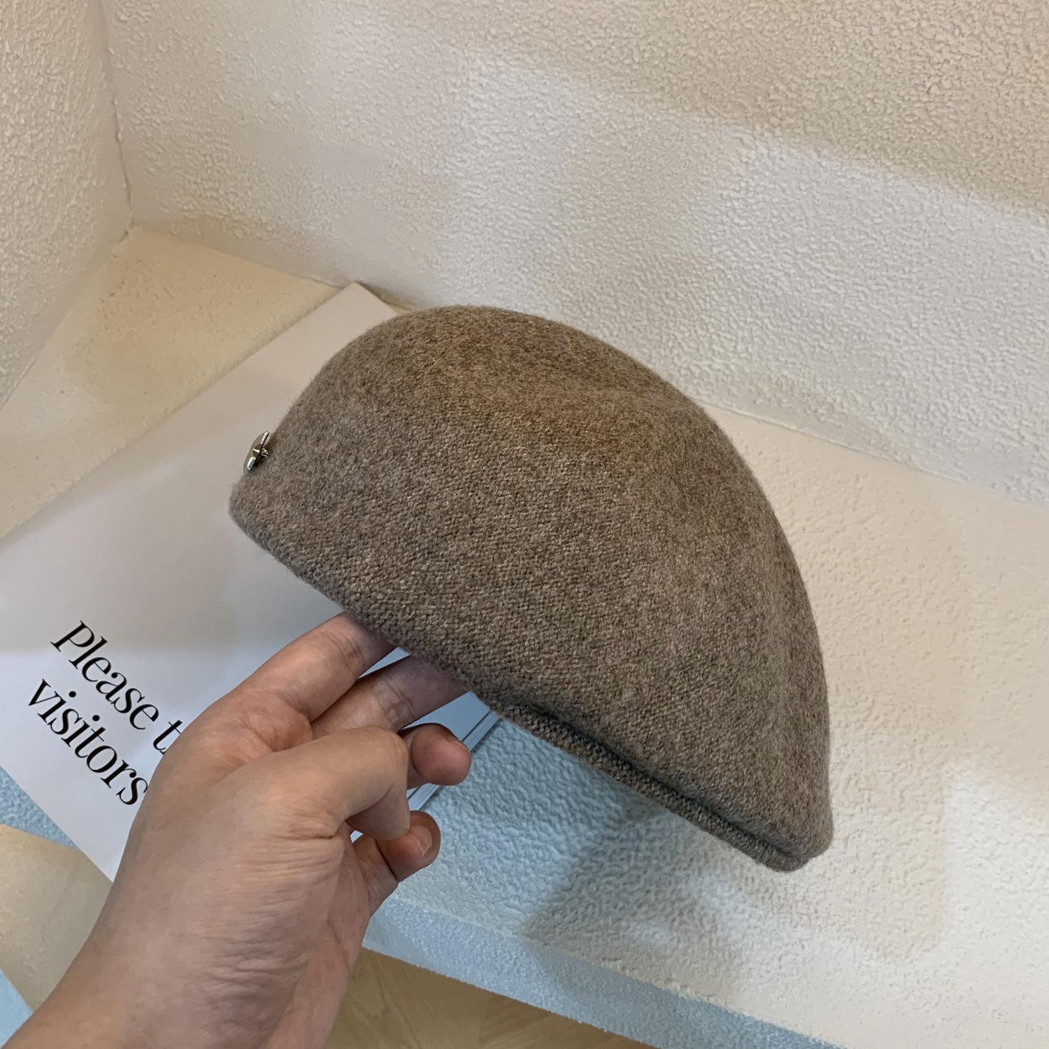 

Осенне-зимний берет женский дышащий лицо маленький носить вперед шляпа большой обхват головы черная шляпа тренд M（56-58cm）