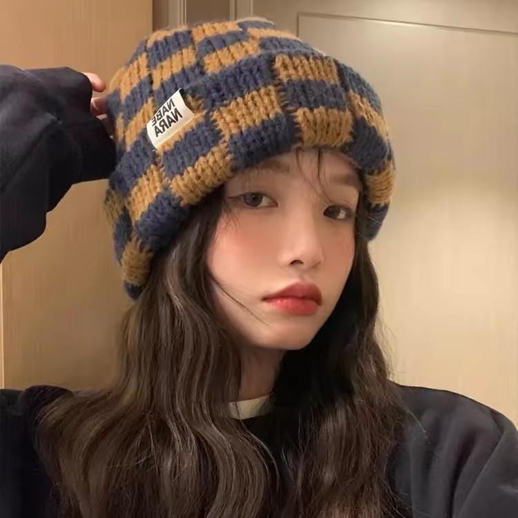 Chessboard knitted hat women's autumn and winter niche big head circumference wool hat showing face small Christmas hat