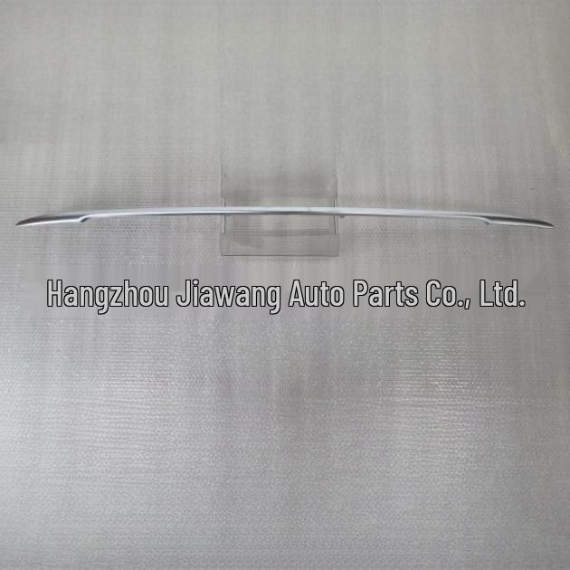 Декоративная накладка заднего бампера Toyota Sienna 2022 (52751-08030) For Toyota серебряный