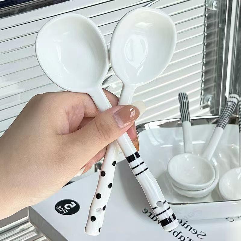 Černobílá Klasická Lžíce Roztomilá Dlouhá Rukojeť Krémový Design Polévková Dezertní Kávová Míchací Lžíce