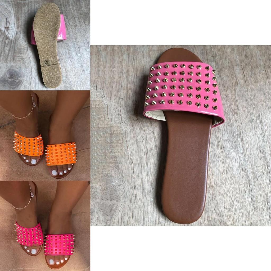 Stylish Women Sandals Casual Flat Rivet Design Slip-on Beach Shoes For Comfort